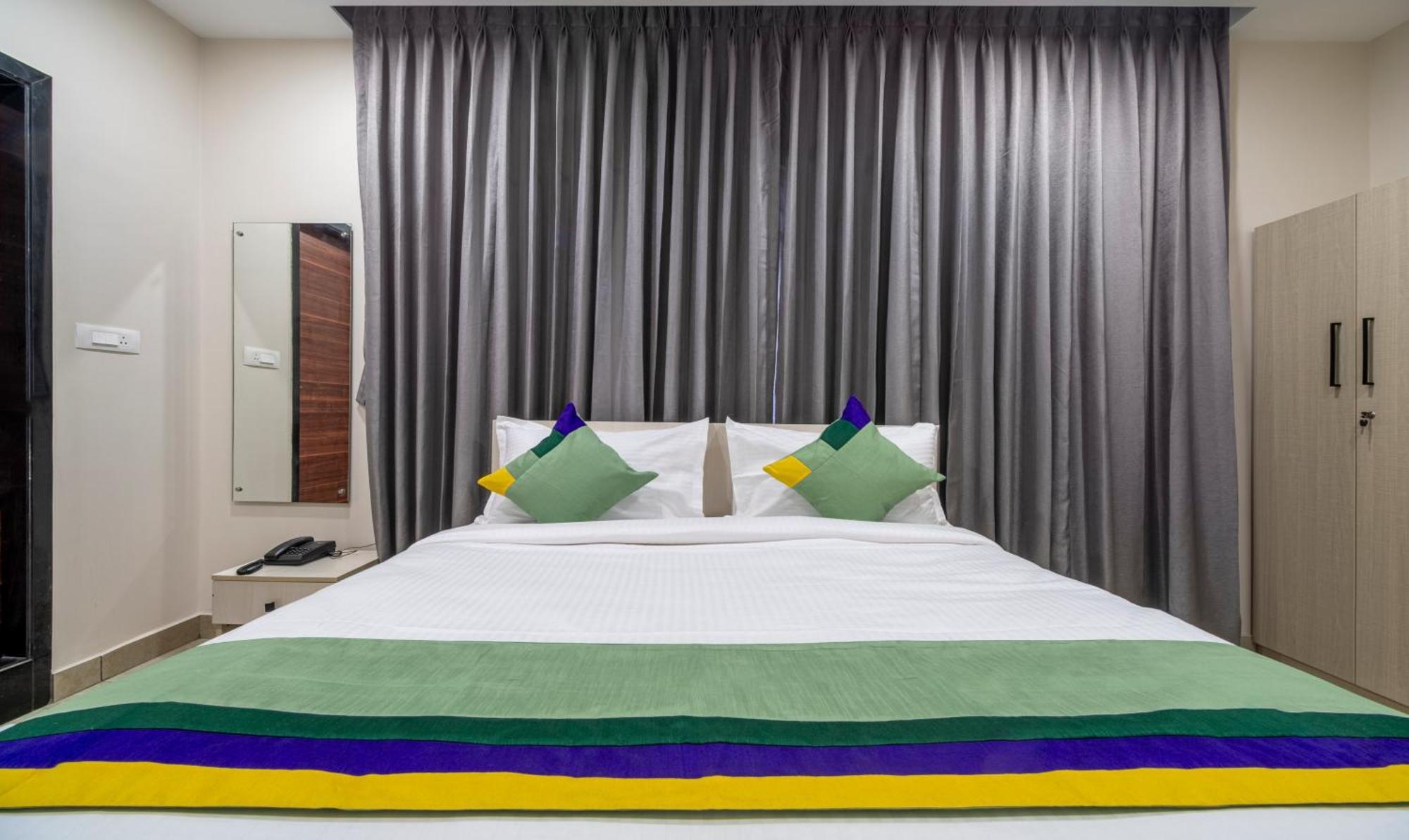 Hotel Treebo Sea Heights à Kākināda Extérieur photo
